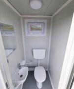 Sanitærbeholder SCD RAL 9002 Gråhvit | H 2335 x B 2400 x D 1200 mm | 2 dører | 2 toaletter - Bilde 2